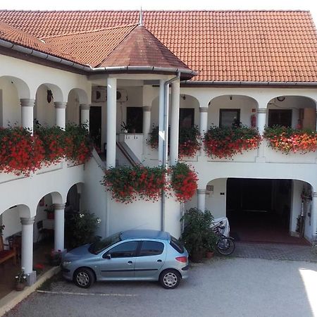 Eden Panzio Bed and Breakfast Έγκερ Εξωτερικό φωτογραφία