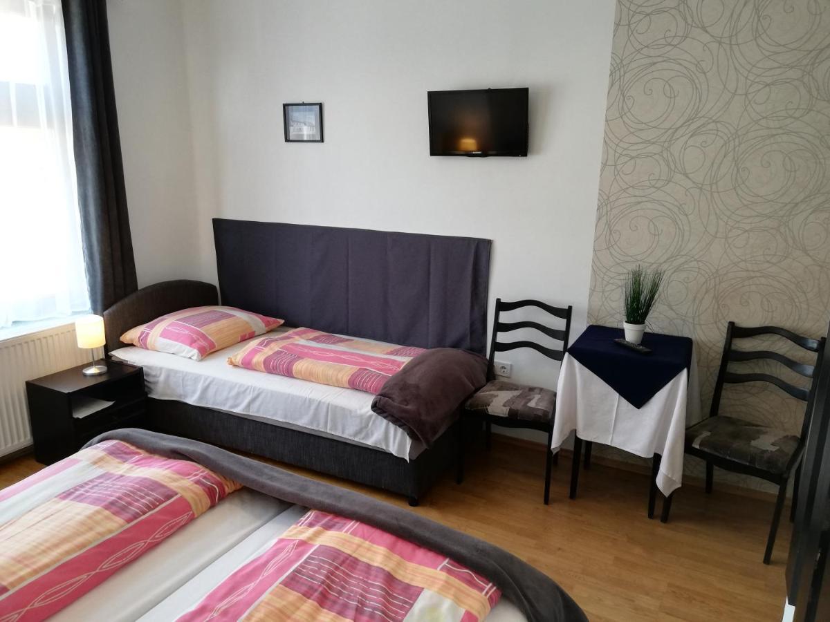 Eden Panzio Bed and Breakfast Έγκερ Εξωτερικό φωτογραφία