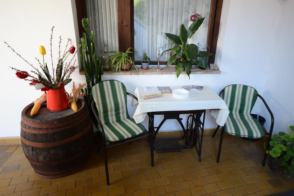 Eden Panzio Bed and Breakfast Έγκερ Εξωτερικό φωτογραφία