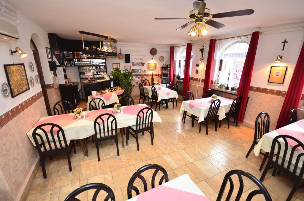 Eden Panzio Bed and Breakfast Έγκερ Εξωτερικό φωτογραφία