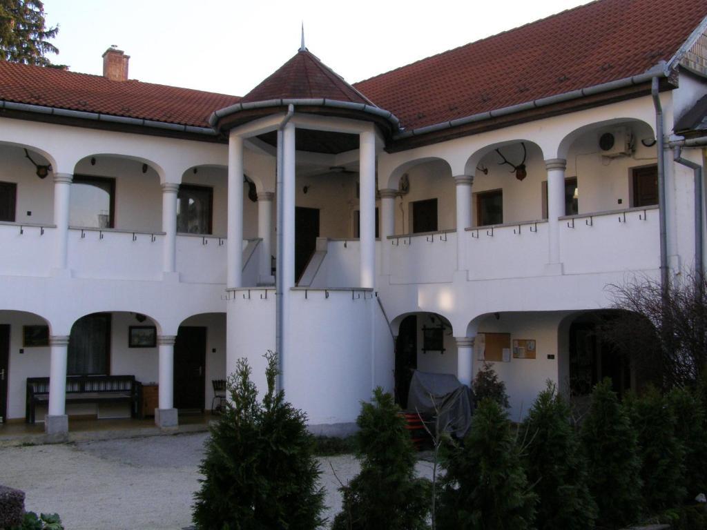 Eden Panzio Bed and Breakfast Έγκερ Εξωτερικό φωτογραφία