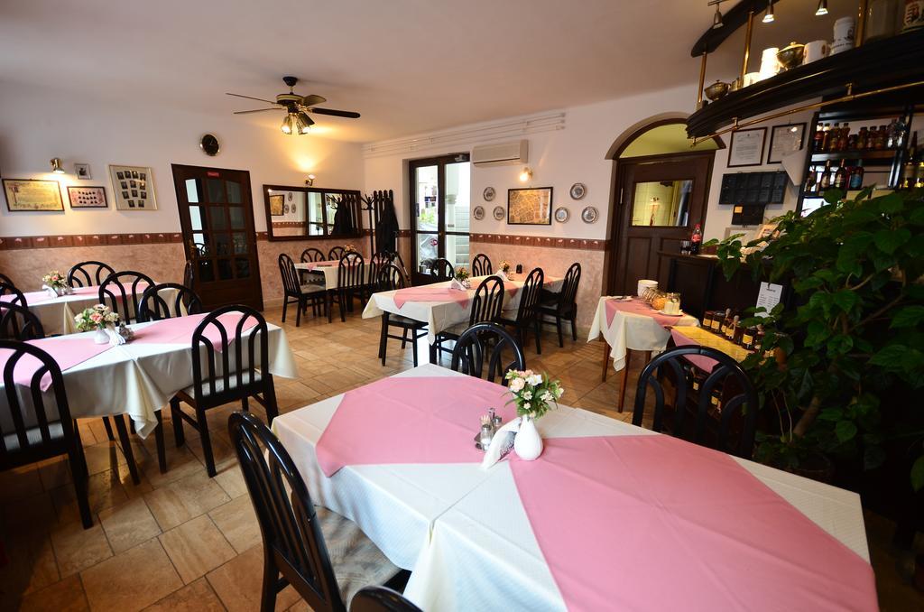 Eden Panzio Bed and Breakfast Έγκερ Εξωτερικό φωτογραφία