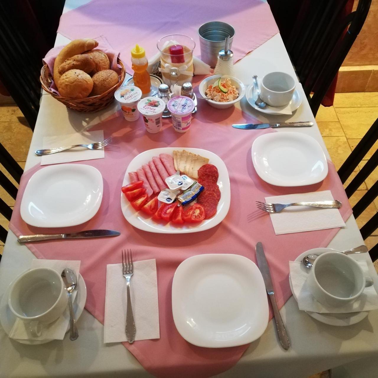 Eden Panzio Bed and Breakfast Έγκερ Εξωτερικό φωτογραφία