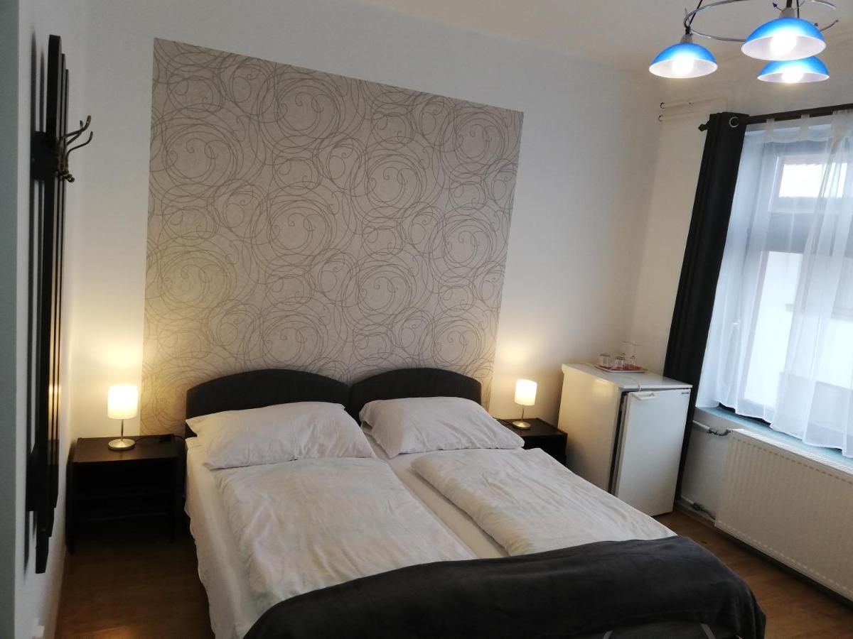 Eden Panzio Bed and Breakfast Έγκερ Εξωτερικό φωτογραφία