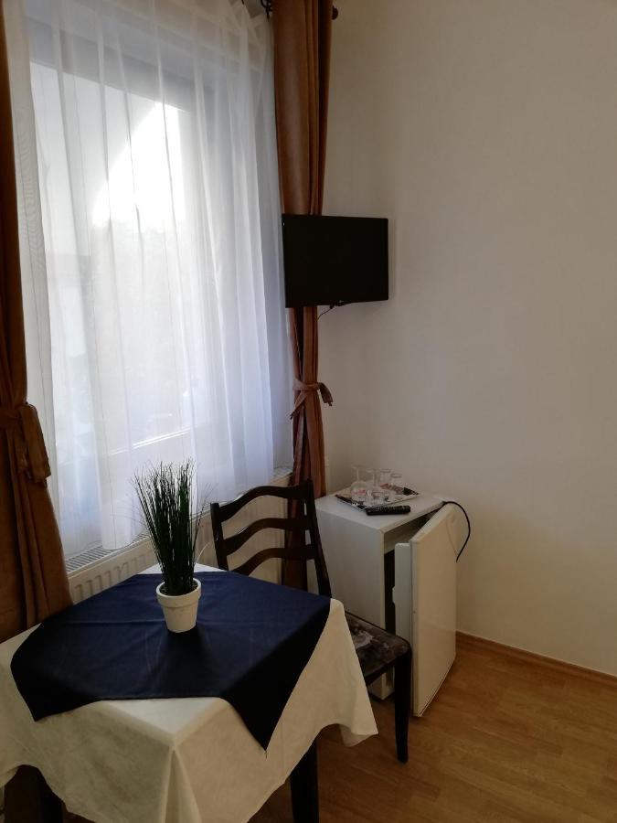 Eden Panzio Bed and Breakfast Έγκερ Εξωτερικό φωτογραφία